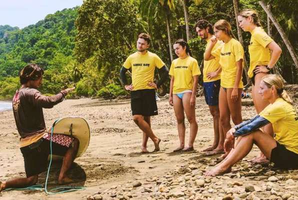 Zee schildpadden project Costa Rica groep leren surfen 