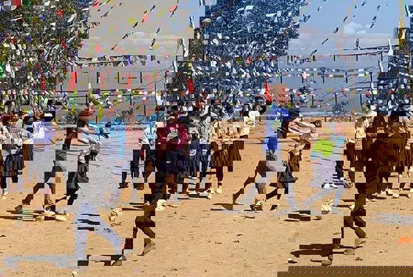 Vrijwilligerswerk Nepal community project aan het sporten